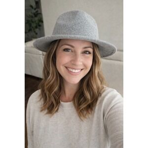 Universal Thread Gray Felt Fedora Hat Adjustable Flat Brim Womens One Size NWT
